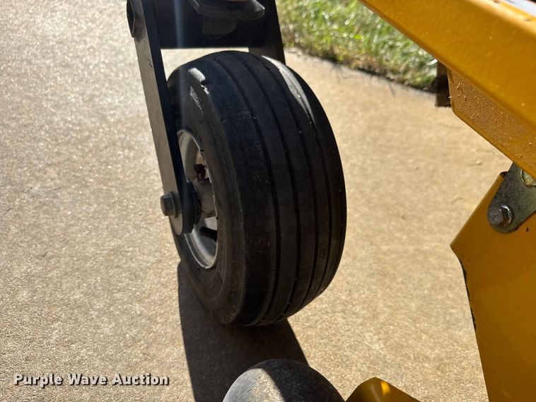 image for item NA9857 2007 Hustler Fastrak 927368 Lawn mower