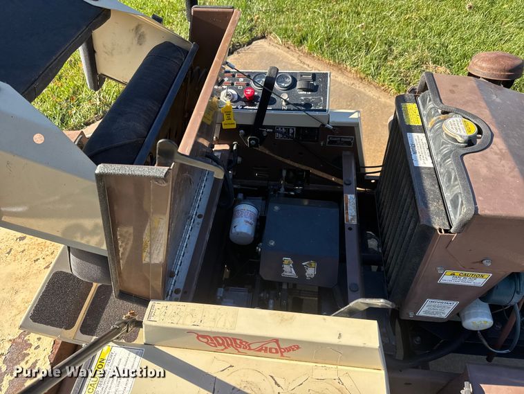 image for item NA9858 Grasshopper 725 ZTR lawn mower