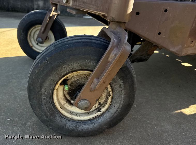 image for item NA9858 Grasshopper 725 ZTR lawn mower