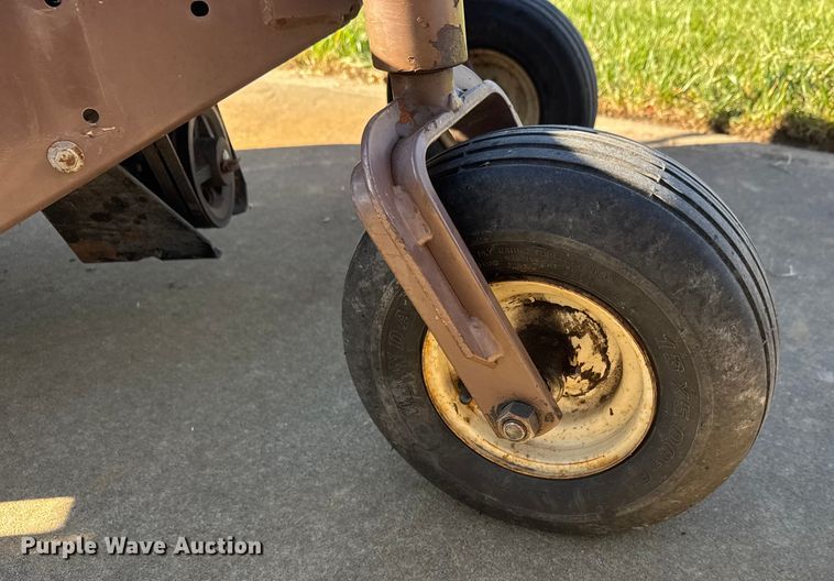 image for item NA9858 Grasshopper 725 ZTR lawn mower