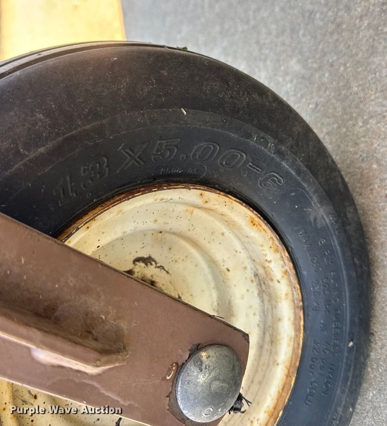 image for item NA9858 Grasshopper 725 ZTR lawn mower