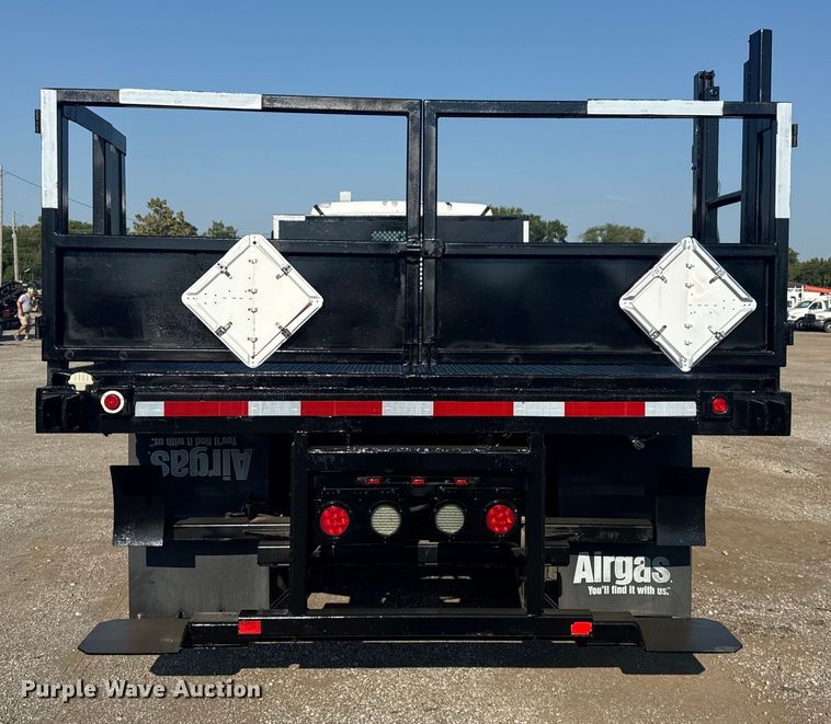 image for item NU9621 2011 Freightliner Business Class M2 flatbed truck