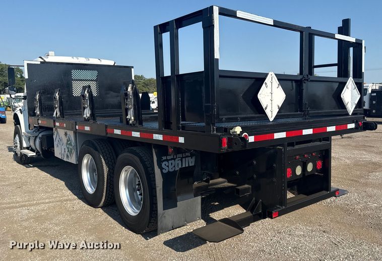 image for item NU9621 2011 Freightliner Business Class M2 flatbed truck