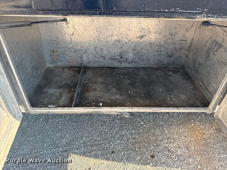 image for item NU9621 2011 Freightliner Business Class M2 flatbed truck