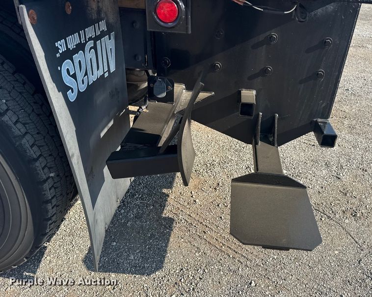 image for item NU9621 2011 Freightliner Business Class M2 flatbed truck