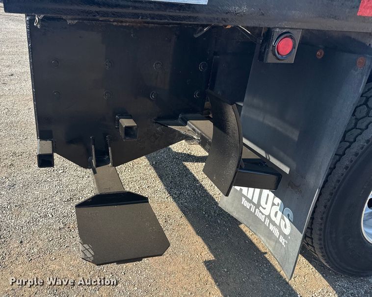 image for item NU9621 2011 Freightliner Business Class M2 flatbed truck