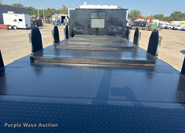 image for item NU9621 2011 Freightliner Business Class M2 flatbed truck