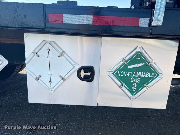 image for item NU9621 2011 Freightliner Business Class M2 flatbed truck