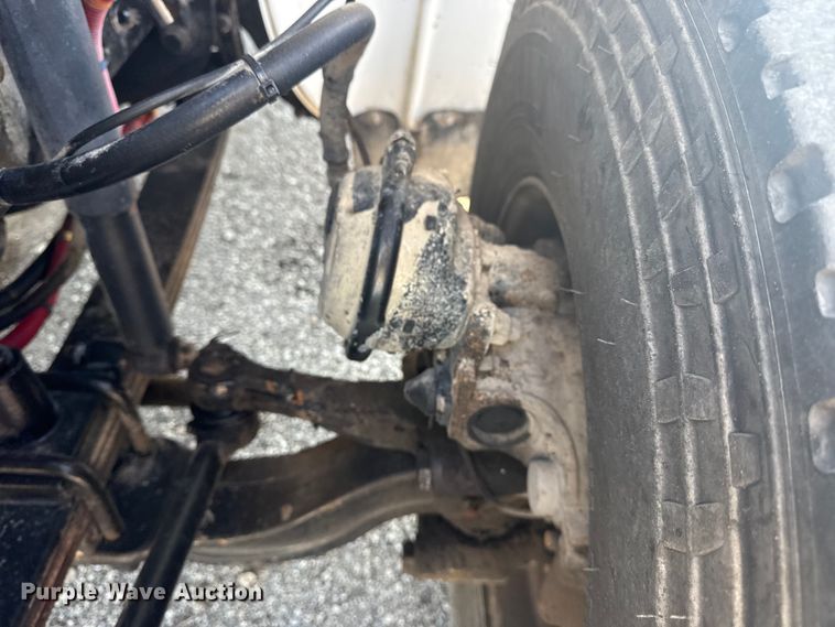 image for item NU9621 2011 Freightliner Business Class M2 flatbed truck