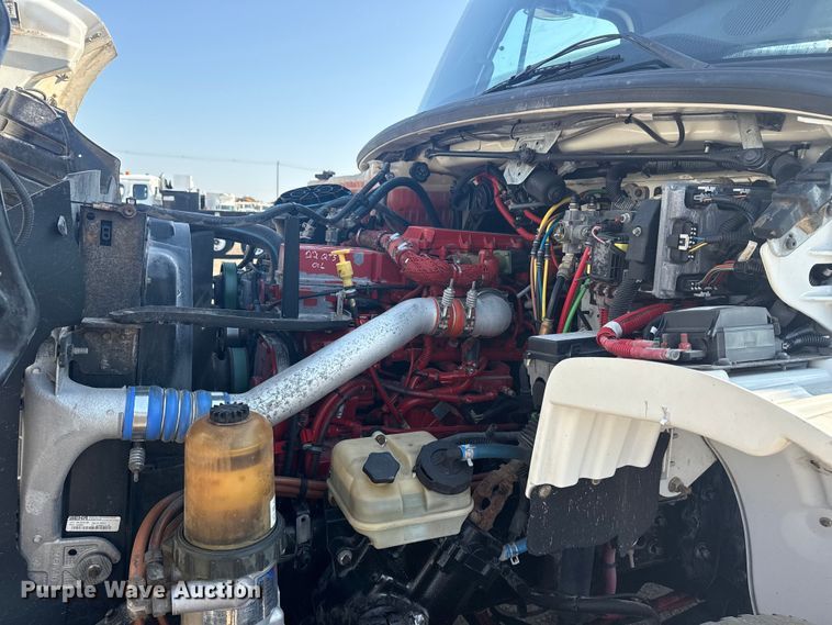 image for item NU9621 2011 Freightliner Business Class M2 flatbed truck