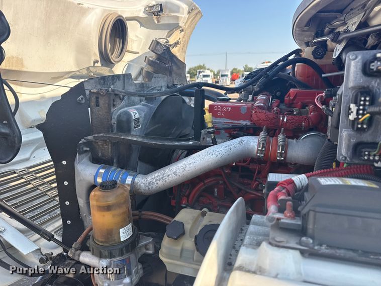 image for item NU9621 2011 Freightliner Business Class M2 flatbed truck