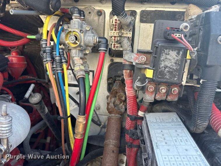 image for item NU9621 2011 Freightliner Business Class M2 flatbed truck