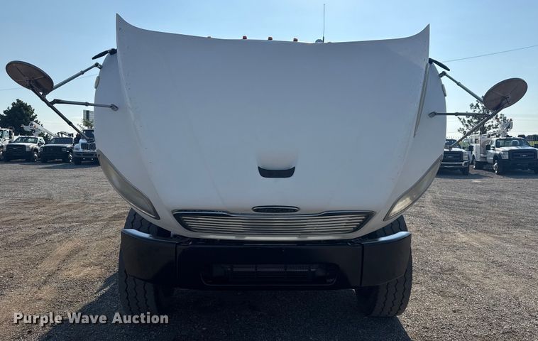 image for item NU9621 2011 Freightliner Business Class M2 flatbed truck