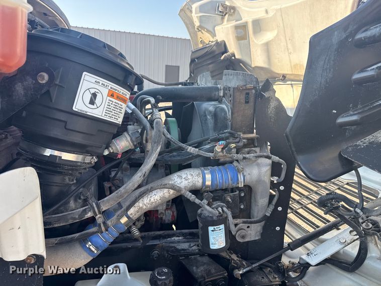 image for item NU9621 2011 Freightliner Business Class M2 flatbed truck