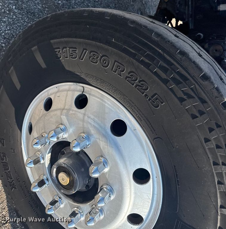 image for item NU9621 2011 Freightliner Business Class M2 flatbed truck