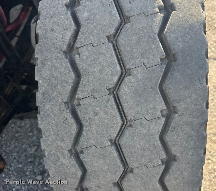 image for item NU9621 2011 Freightliner Business Class M2 flatbed truck