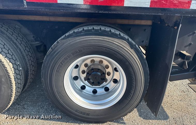 image for item NU9621 2011 Freightliner Business Class M2 flatbed truck