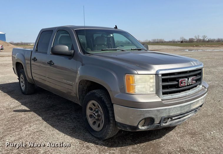 image for item OB9457 2007 GMC Sierra 1500 Crew Cab pickup truck