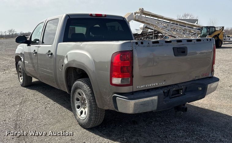 image for item OB9457 2007 GMC Sierra 1500 Crew Cab pickup truck