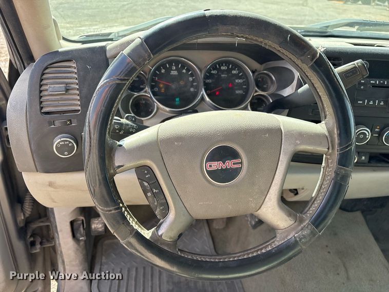 image for item OB9457 2007 GMC Sierra 1500 Crew Cab pickup truck