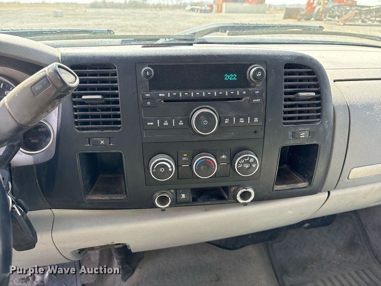 image for item OB9457 2007 GMC Sierra 1500 Crew Cab pickup truck