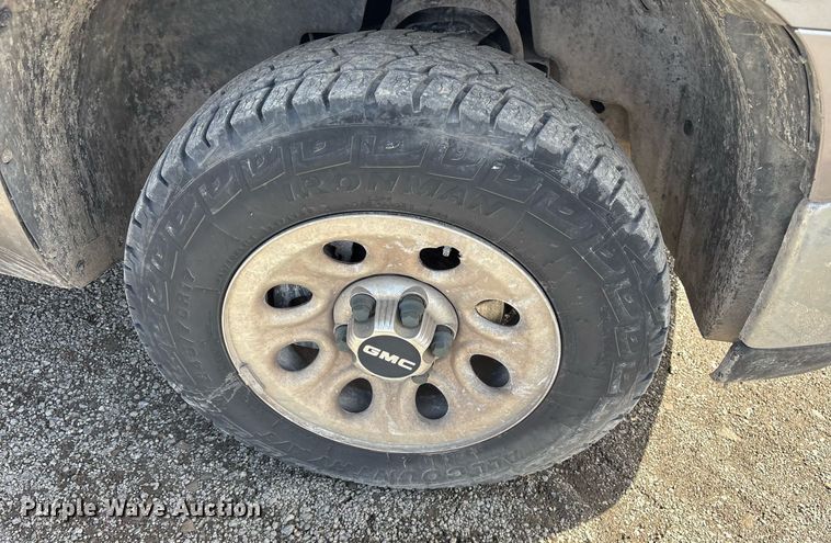 image for item OB9457 2007 GMC Sierra 1500 Crew Cab pickup truck