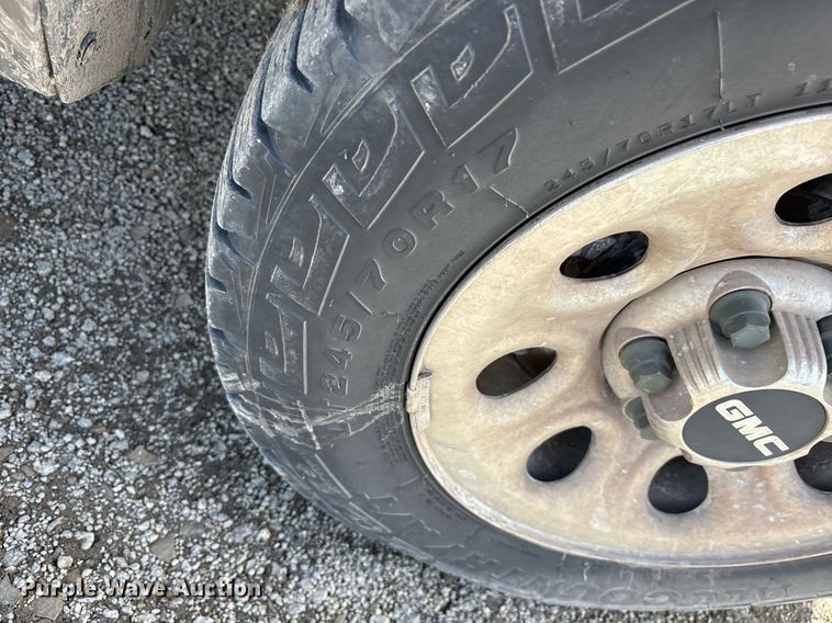 image for item OB9457 2007 GMC Sierra 1500 Crew Cab pickup truck