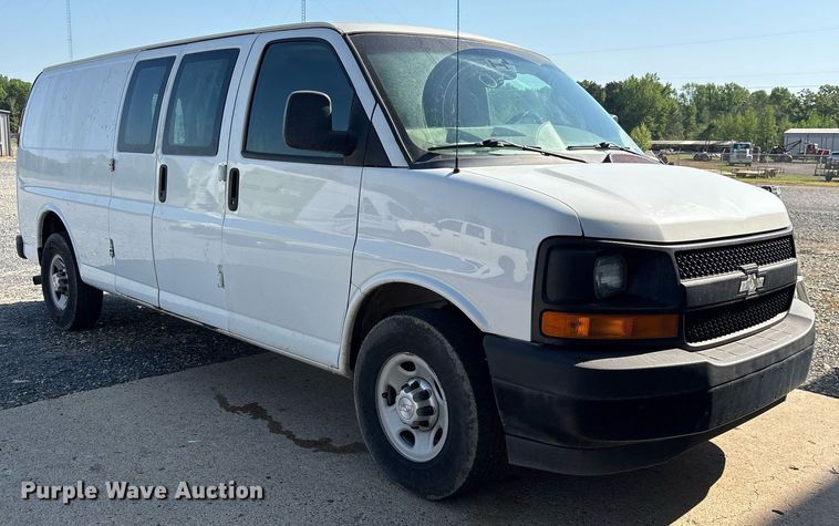 image for item OB9621 2017 Chevrolet Express 2500 van