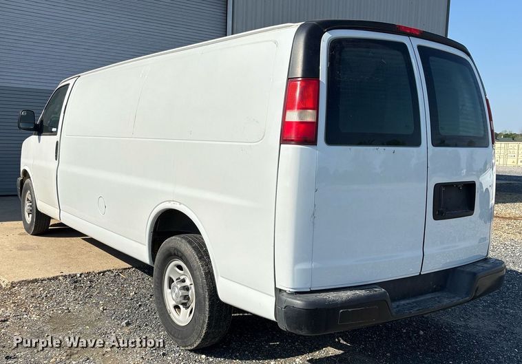 image for item OB9621 2017 Chevrolet Express 2500 van
