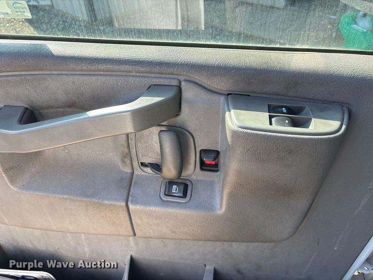 image for item OB9621 2017 Chevrolet Express 2500 van