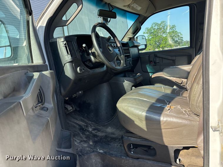 image for item OB9621 2017 Chevrolet Express 2500 van