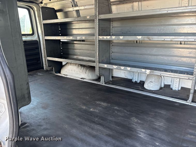 image for item OB9621 2017 Chevrolet Express 2500 van