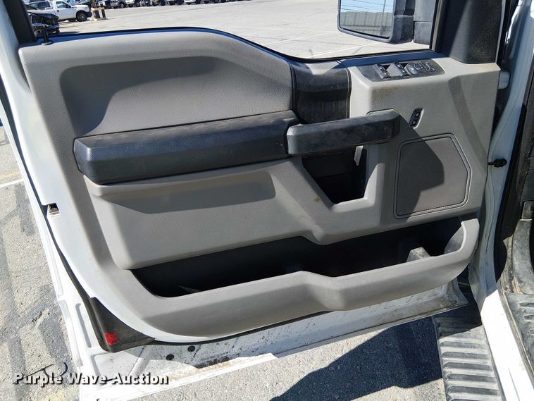 image for item YA1224 2020 Ford  F150 SuperCab pickup truck