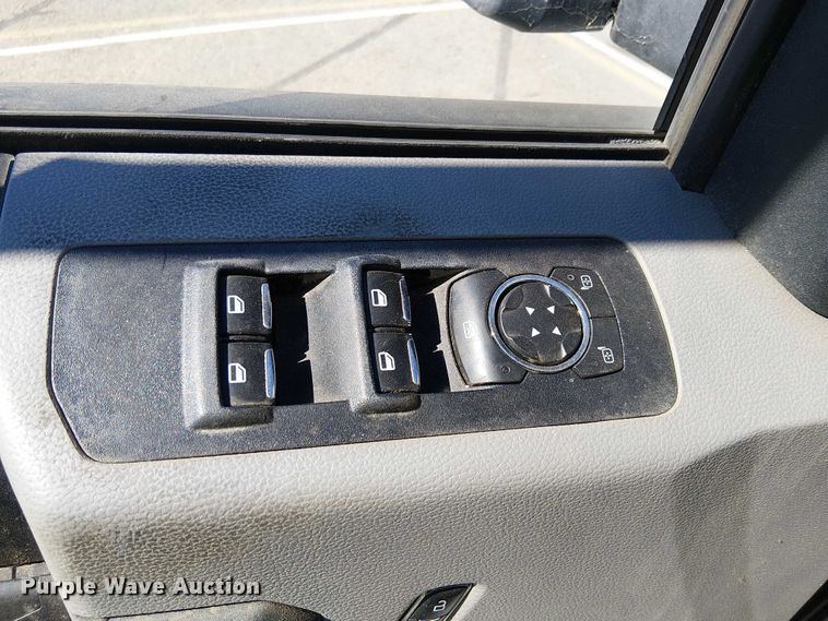 image for item YA1224 2020 Ford  F150 SuperCab pickup truck