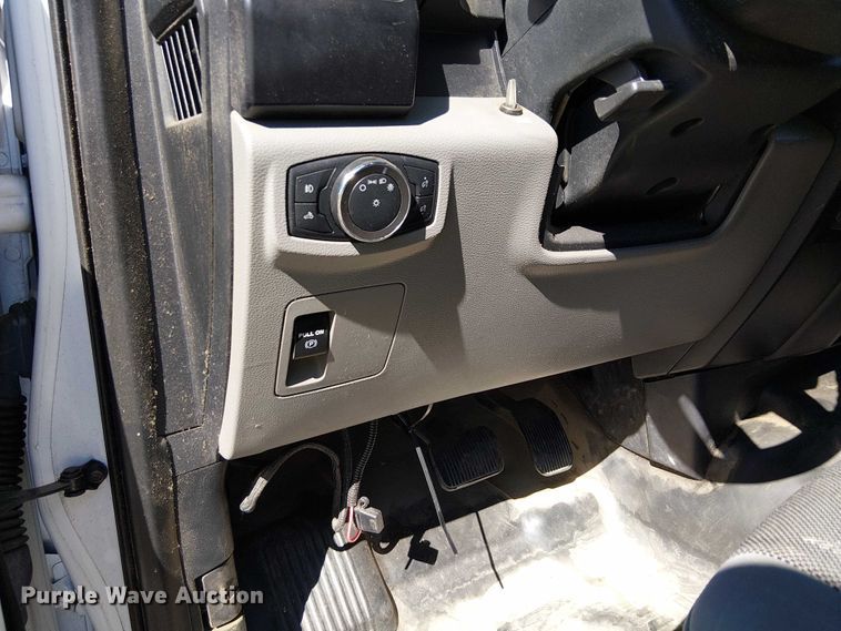 image for item YA1224 2020 Ford  F150 SuperCab pickup truck