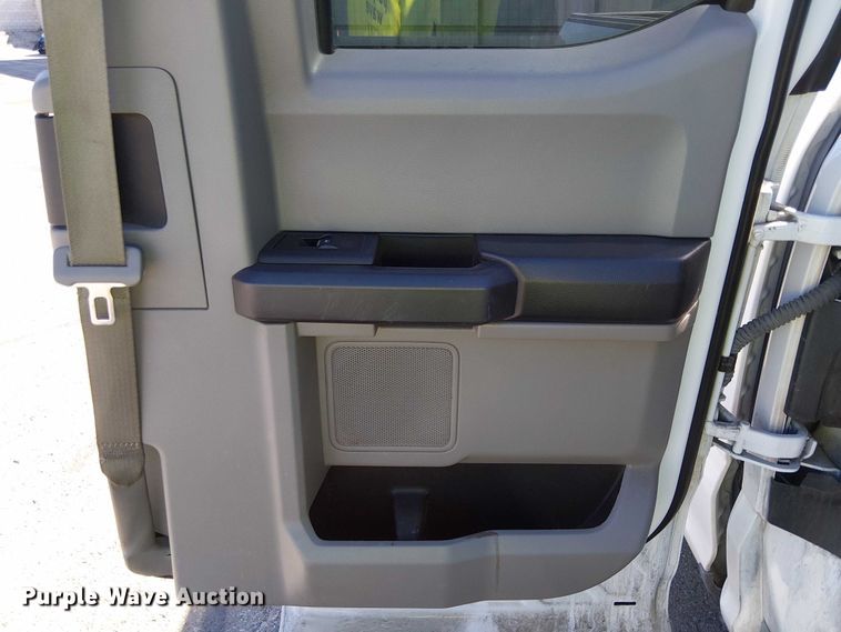 image for item YA1224 2020 Ford  F150 SuperCab pickup truck