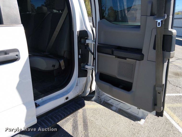 image for item YA1224 2020 Ford  F150 SuperCab pickup truck