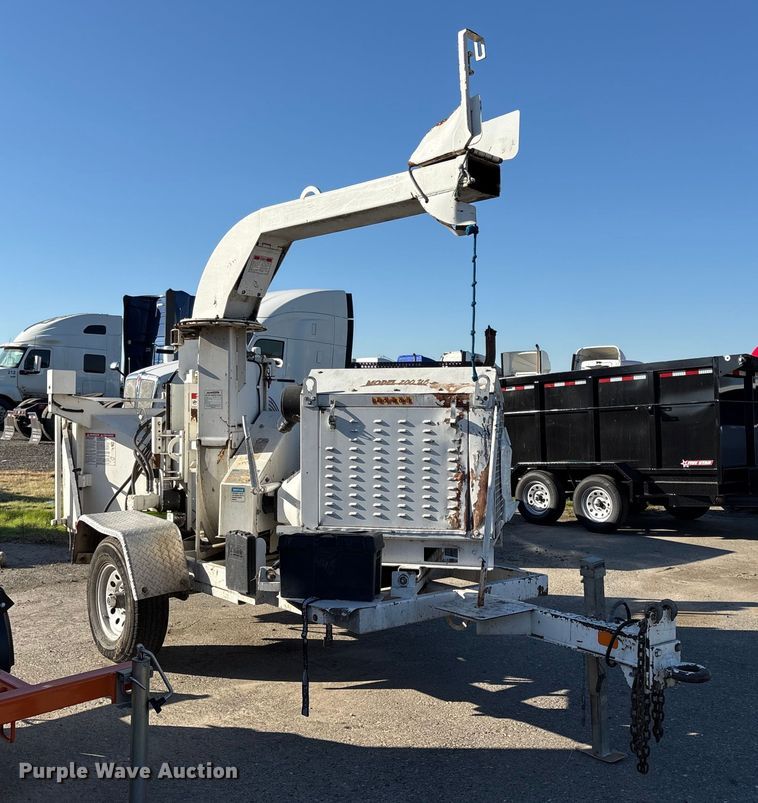 image for item YA1420 2014 Brush Bandit 200UC wood chipper