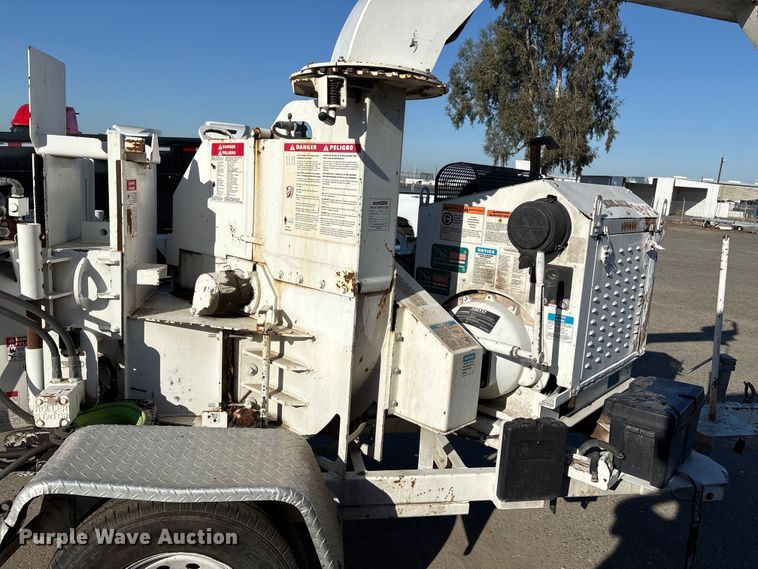 image for item YA1420 2014 Brush Bandit 200UC wood chipper