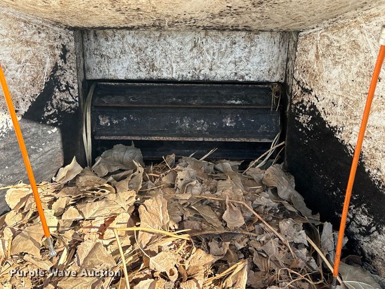 image for item YA1420 2014 Brush Bandit 200UC wood chipper