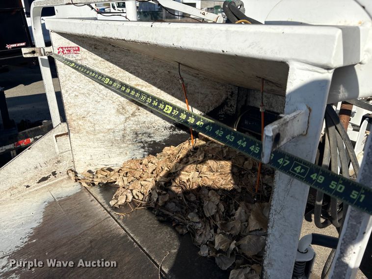 image for item YA1420 2014 Brush Bandit 200UC wood chipper