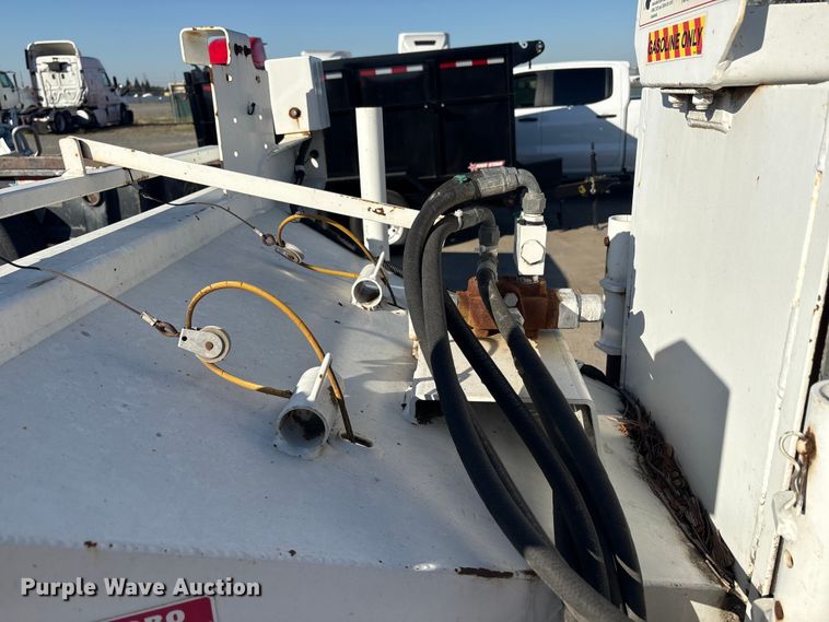 image for item YA1420 2014 Brush Bandit 200UC wood chipper