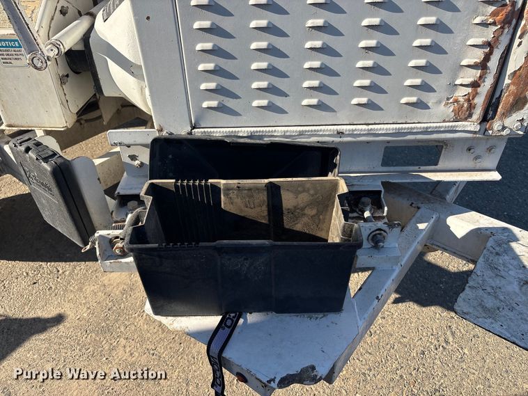 image for item YA1420 2014 Brush Bandit 200UC wood chipper