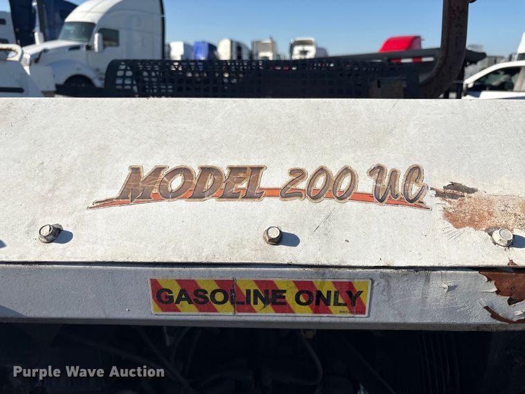 image for item YA1420 2014 Brush Bandit 200UC wood chipper