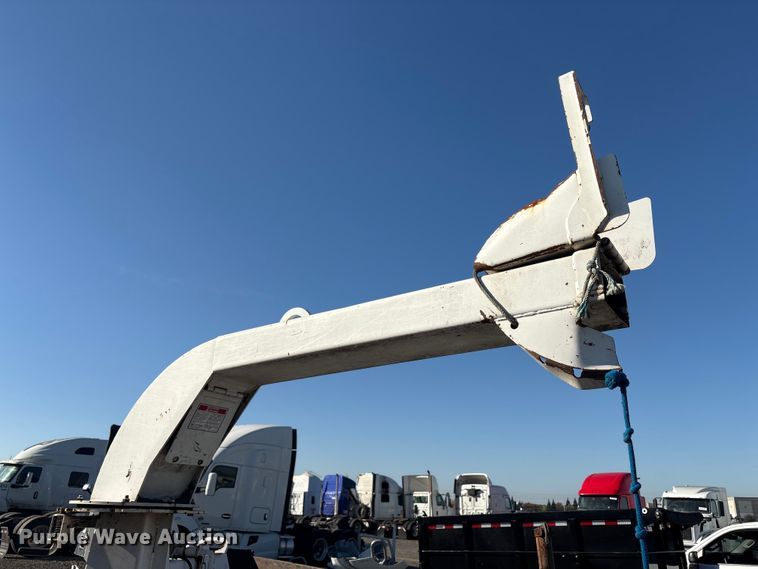 image for item YA1420 2014 Brush Bandit 200UC wood chipper