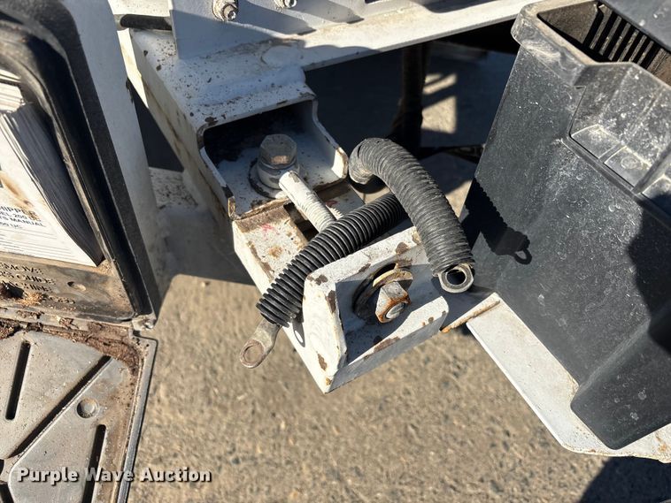 image for item YA1420 2014 Brush Bandit 200UC wood chipper