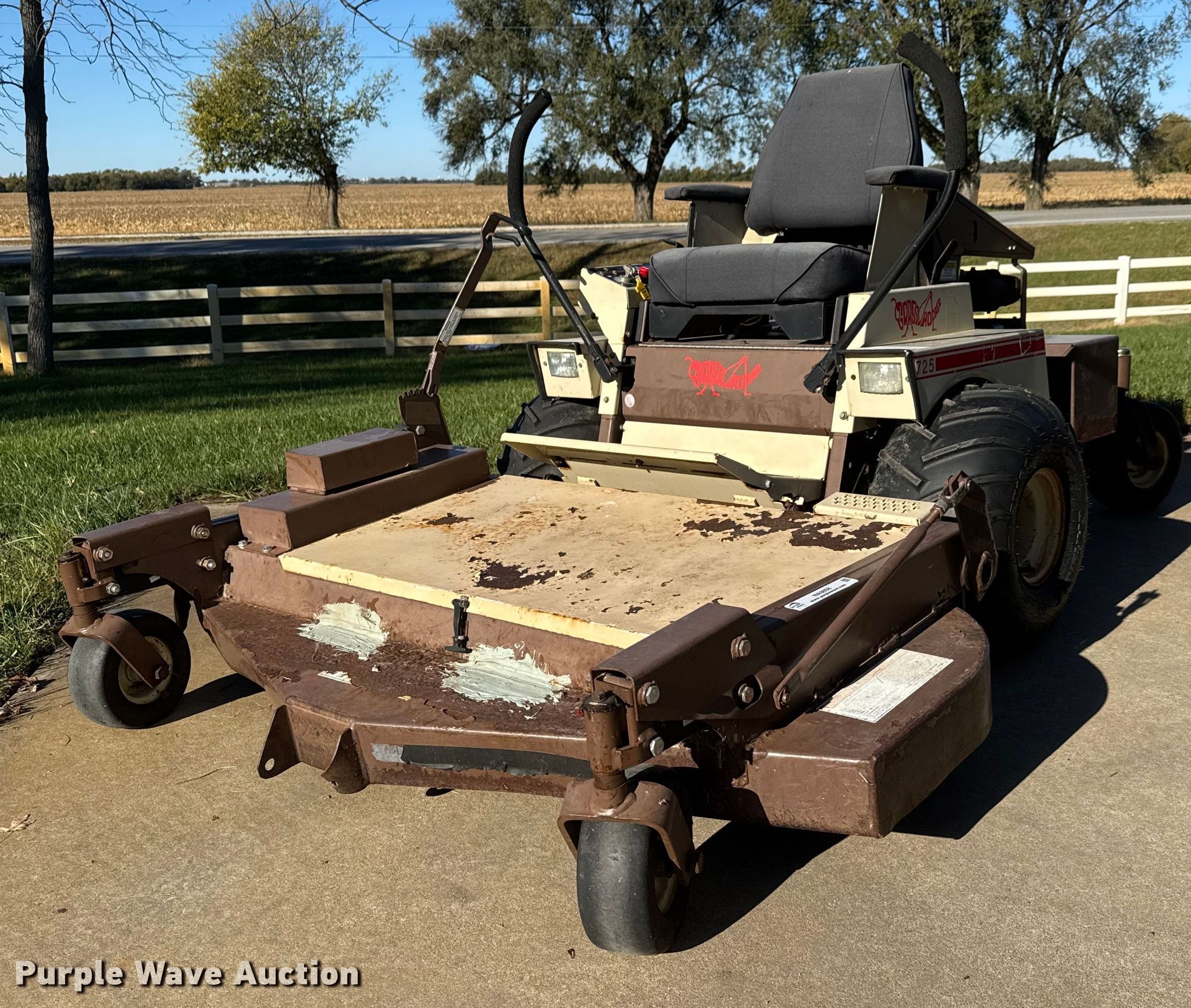 Grasshopper 725 ZTR lawn mower in Sedgwick, KS | Item NA9858 for