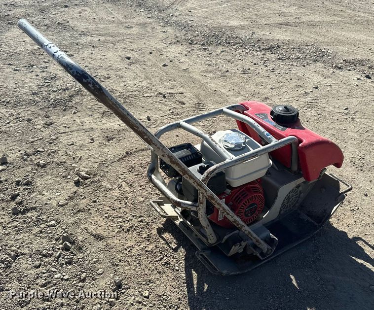 image for item DF8649 Stone SFP3000 plate compactor