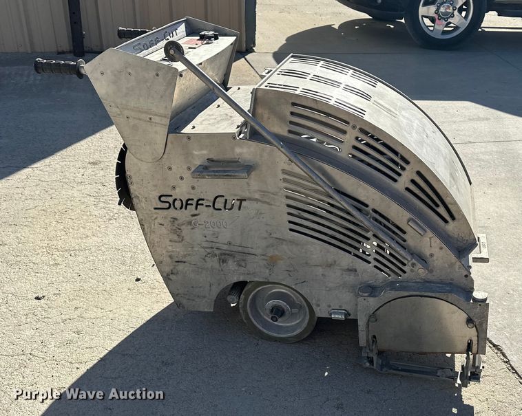 image for item DF8650 Soff-Cut G-2000 concrete saw