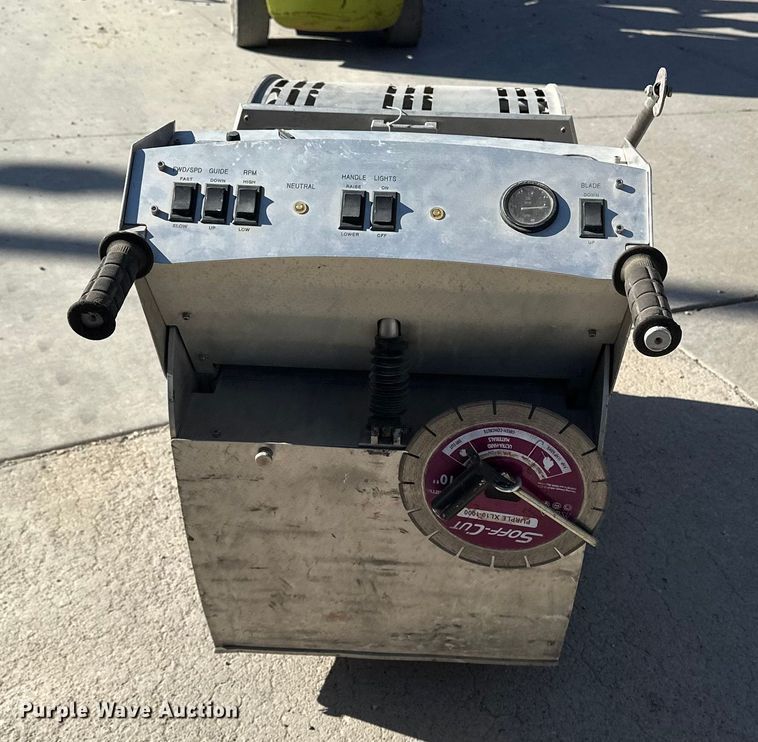 image for item DF8650 Soff-Cut G-2000 concrete saw